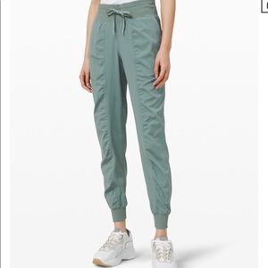 Lululemon dance studio jogger